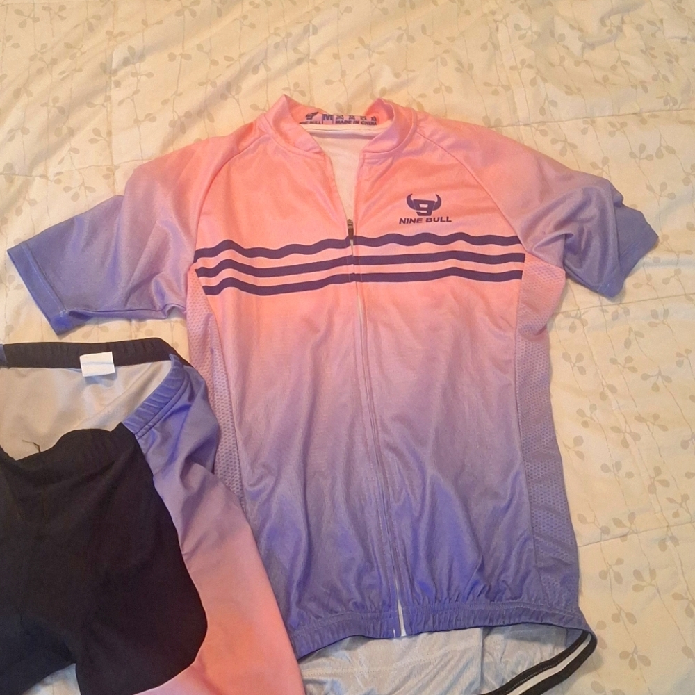 Women'sTwo Piece Short Sleeve Cycling kit 🚲 Size MEDIUM